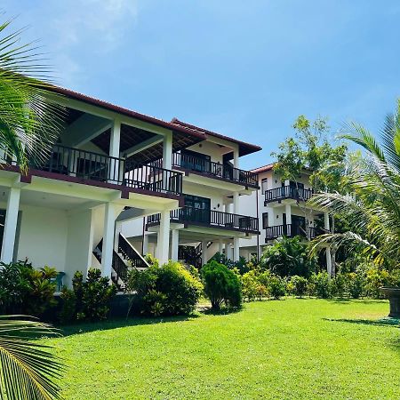 Ashansa Lagoon Resort Tangalle Exterior photo