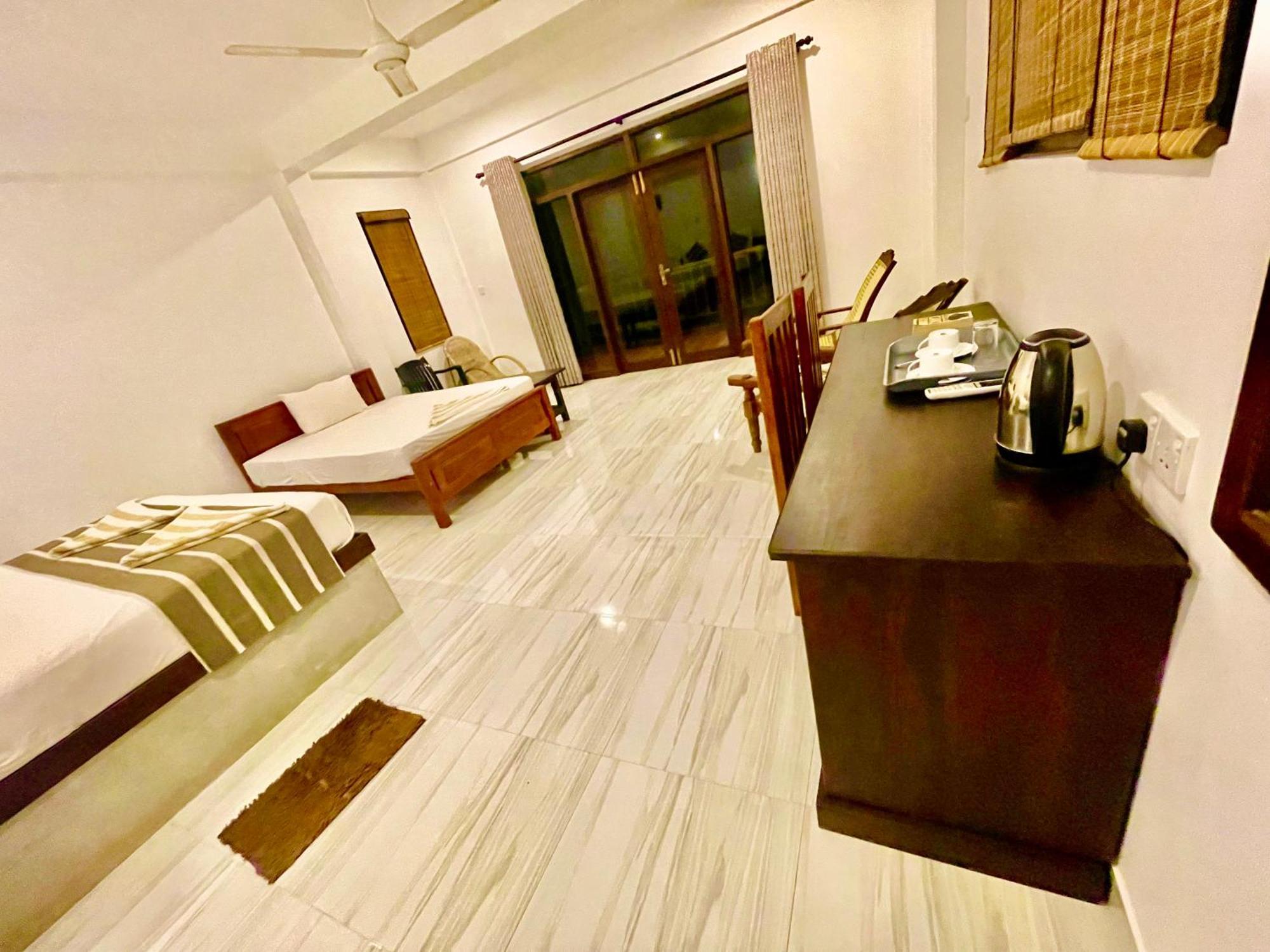Ashansa Lagoon Resort Tangalle Exterior photo