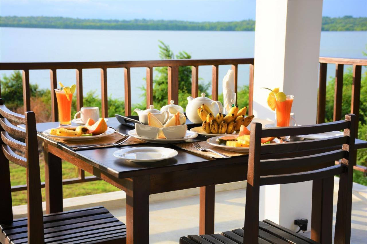 Ashansa Lagoon Resort Tangalle Exterior photo